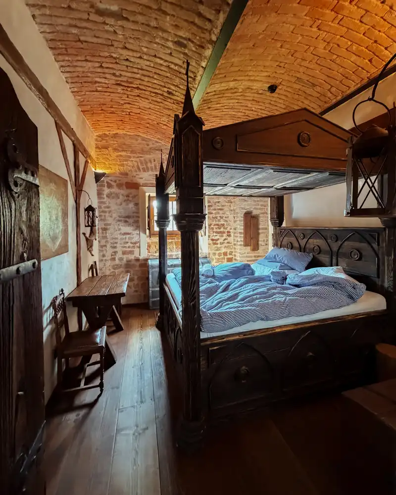 hotel medieval detenice